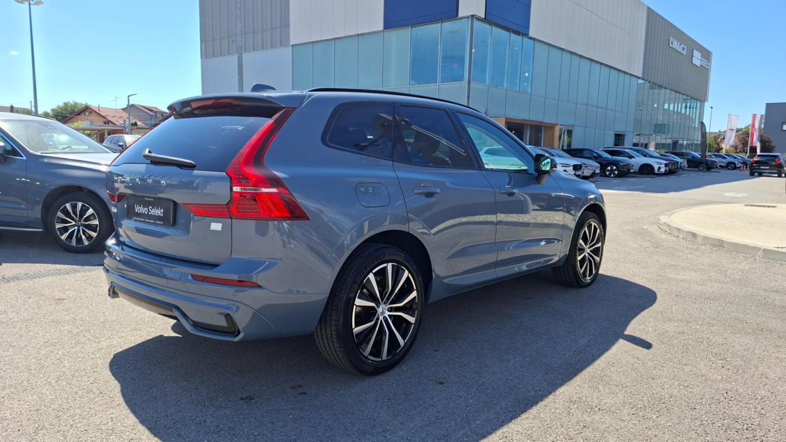 Volvo XC60 T8 AWD Ultimate Dark, NAV, KAMERA, TEMPOMAT, JAMSTVO, fotografija 6