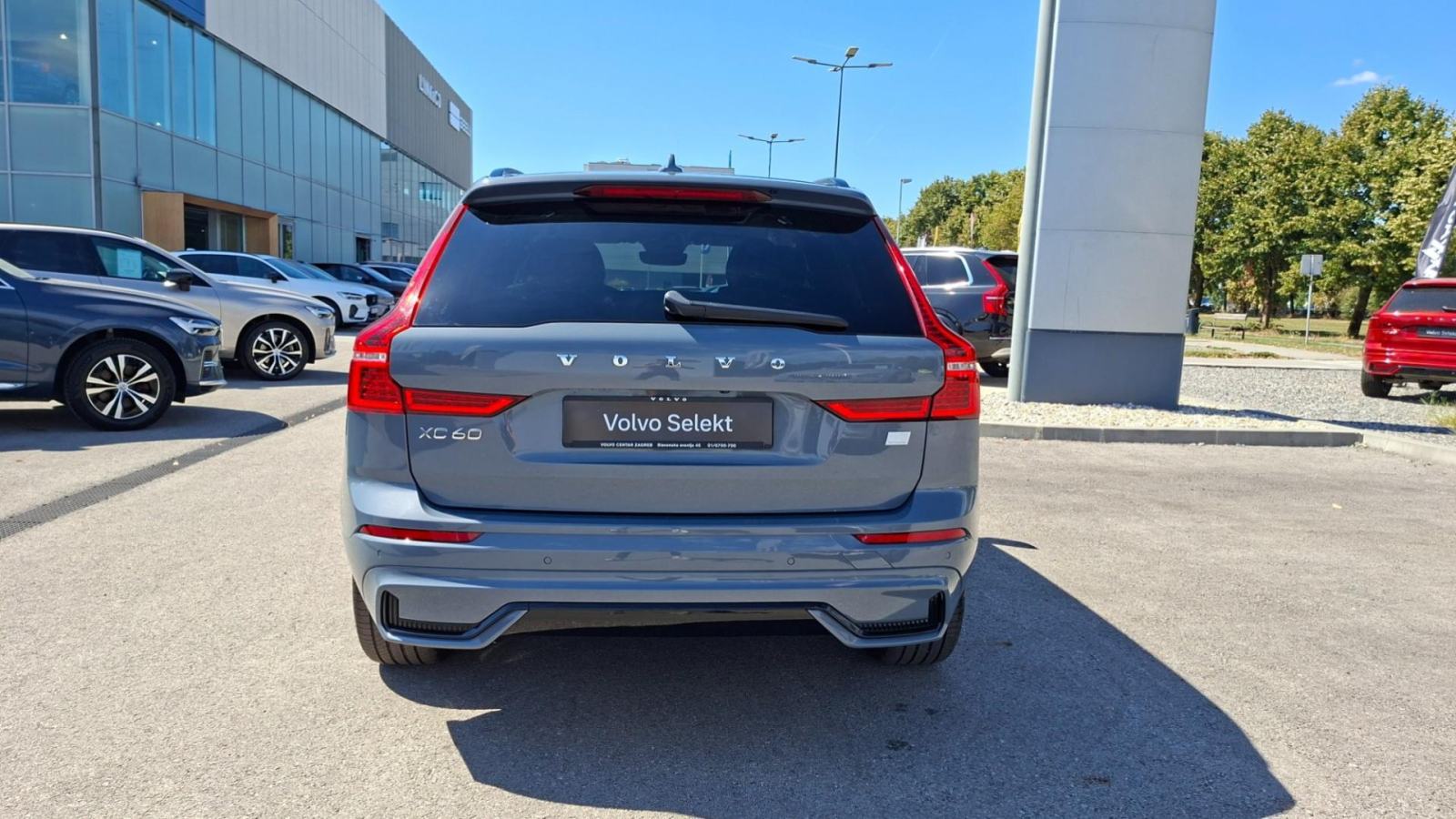 Volvo XC60 T8 AWD Ultimate Dark, NAV, KAMERA, TEMPOMAT, JAMSTVO, fotografija 8