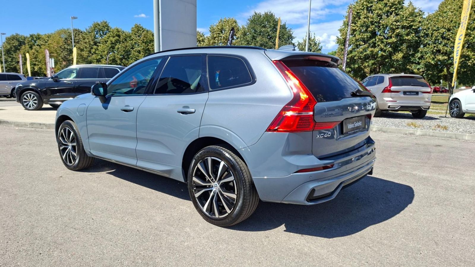 Volvo XC60 T8 AWD Ultimate Dark, NAV, KAMERA, TEMPOMAT, JAMSTVO, fotografija 10