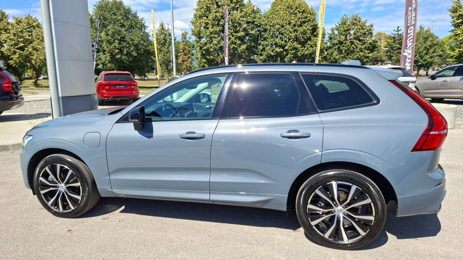 Volvo XC60 T8 AWD Ultimate Dark, NAV, KAMERA, TEMPOMAT, JAMSTVO, fotografija 11