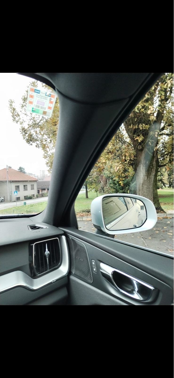 Volvo XC60 R-design, AWD, D4 Aut. automatik, fotografija 8
