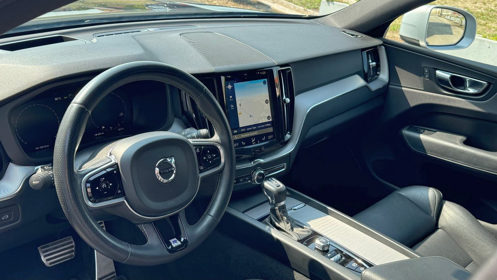 Volvo XC60 AWD D4 Aut. , R-DESIGN, PANORAMA, fotografija 11