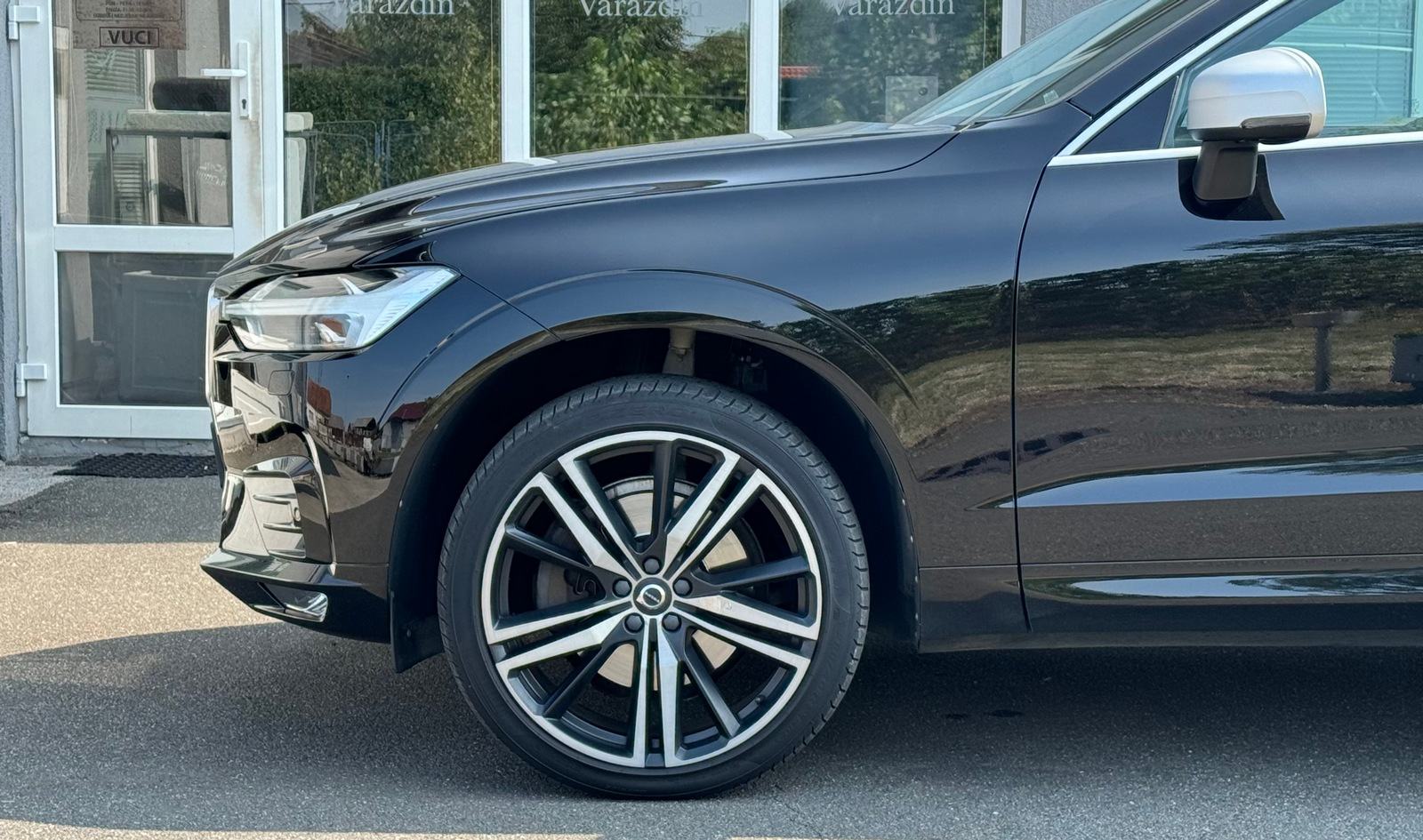 Volvo XC60 AWD D4 Aut. , R-DESIGN, PANORAMA, fotografija 10