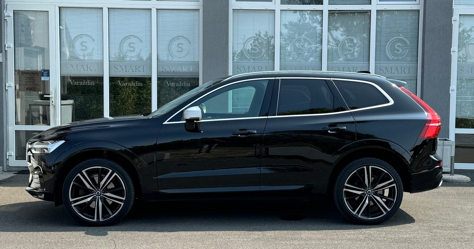 Volvo XC60 AWD D4 Aut. , R-DESIGN, PANORAMA, fotografija 5