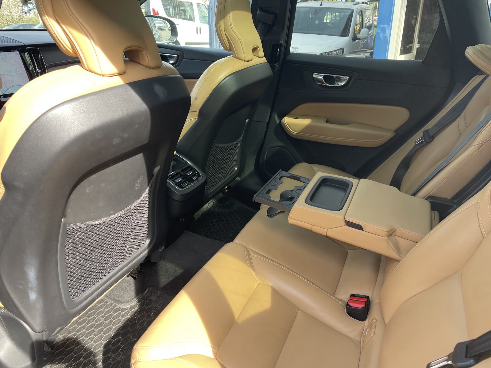 Volvo XC60 B4D AWD Inscription Aut. NIJE UVOZ 1.REG. U RH, fotografija 10
