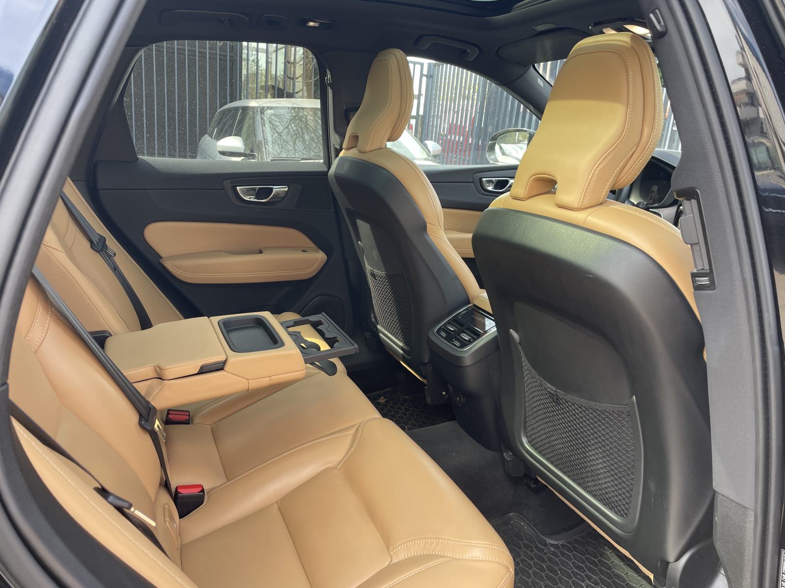 Volvo XC60 B4D AWD Inscription Aut. NIJE UVOZ 1.REG. U RH, fotografija 13