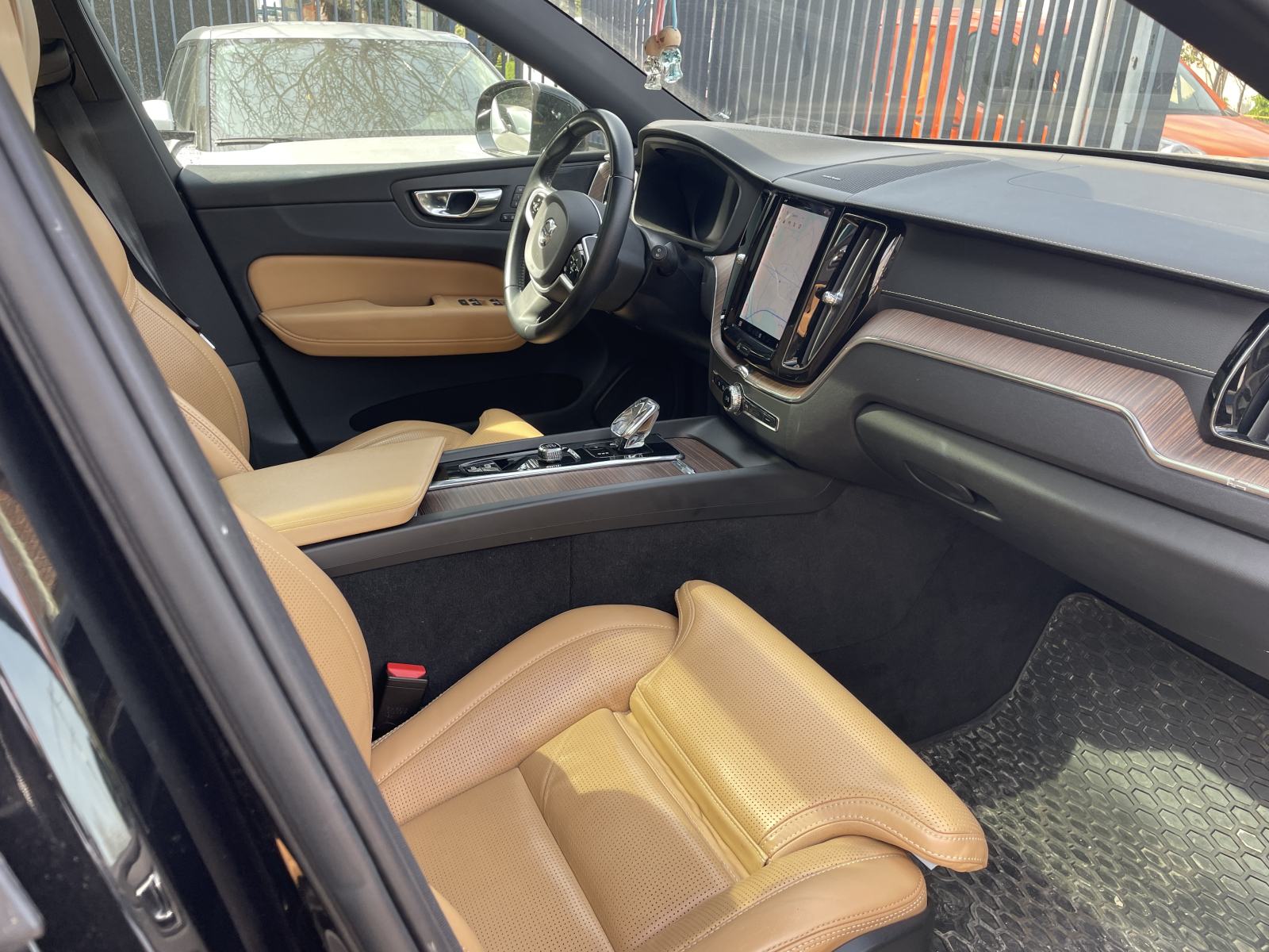 Volvo XC60 B4D AWD Inscription Aut. NIJE UVOZ 1.REG. U RH, fotografija 14