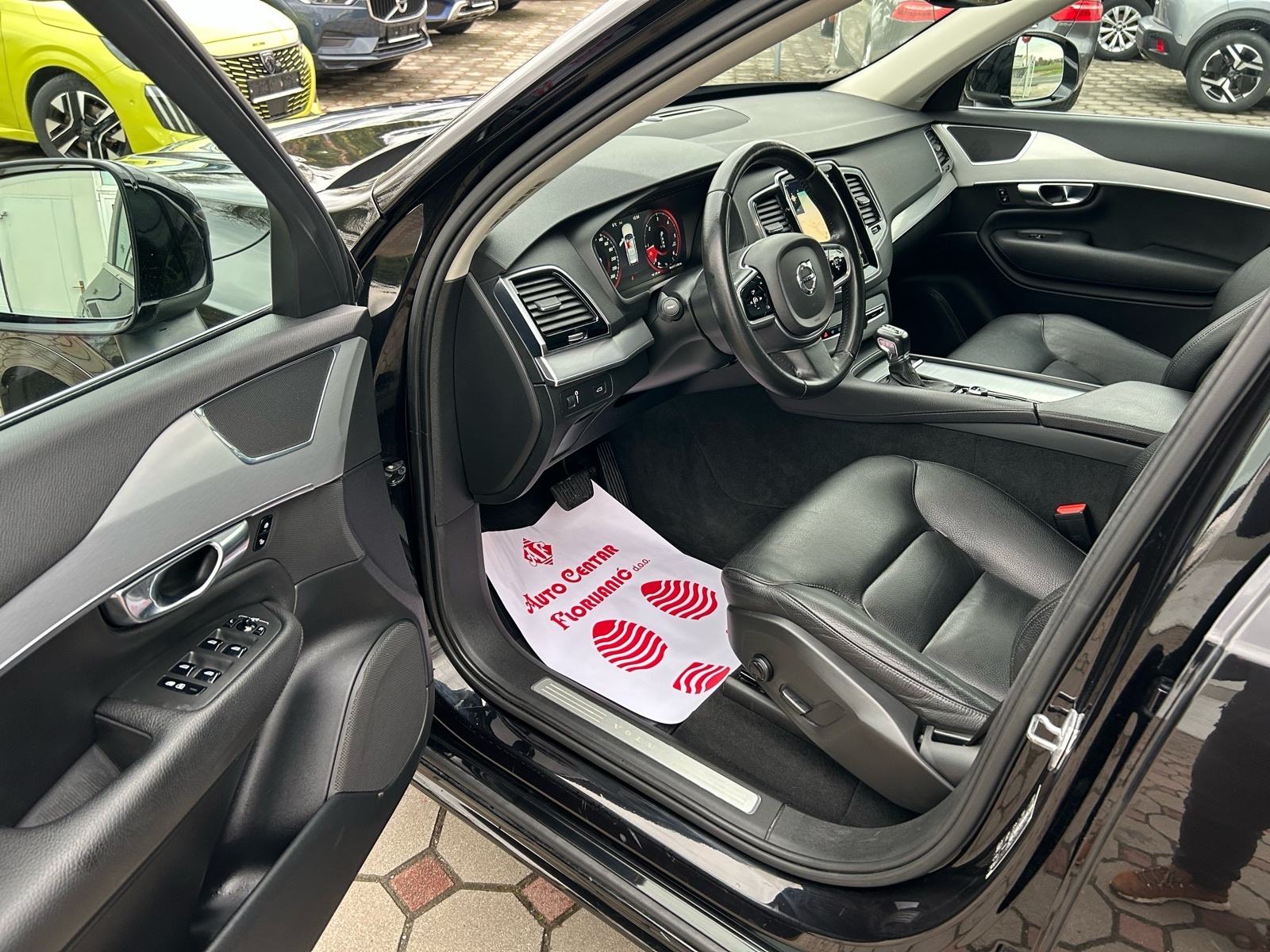 Volvo XC90 2.0 D5 AWD 2017.,AUTOMATIK, 4x4, KAMERA, VELIKI SERVIS, fotografija 11