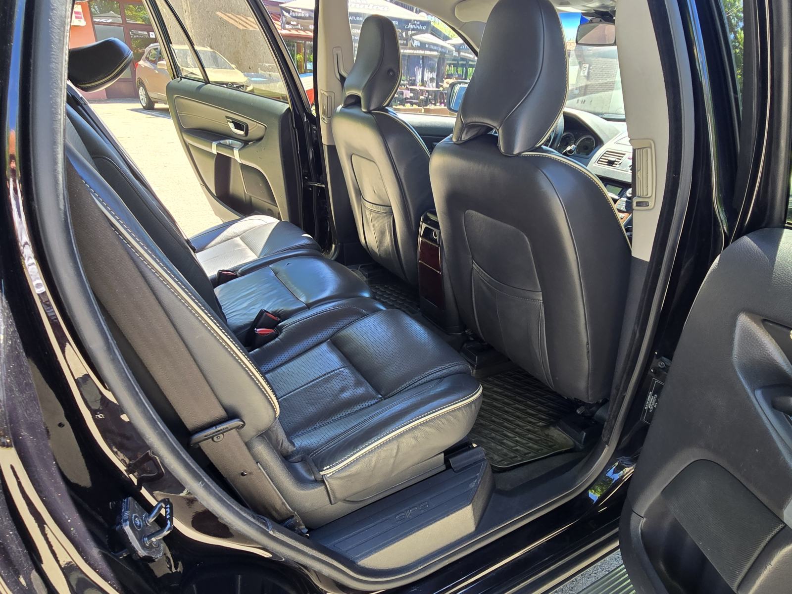 Volvo XC90 AWD D5 4x4 R Design u odličnom stanju zvati na 091 915 1340, fotografija 10