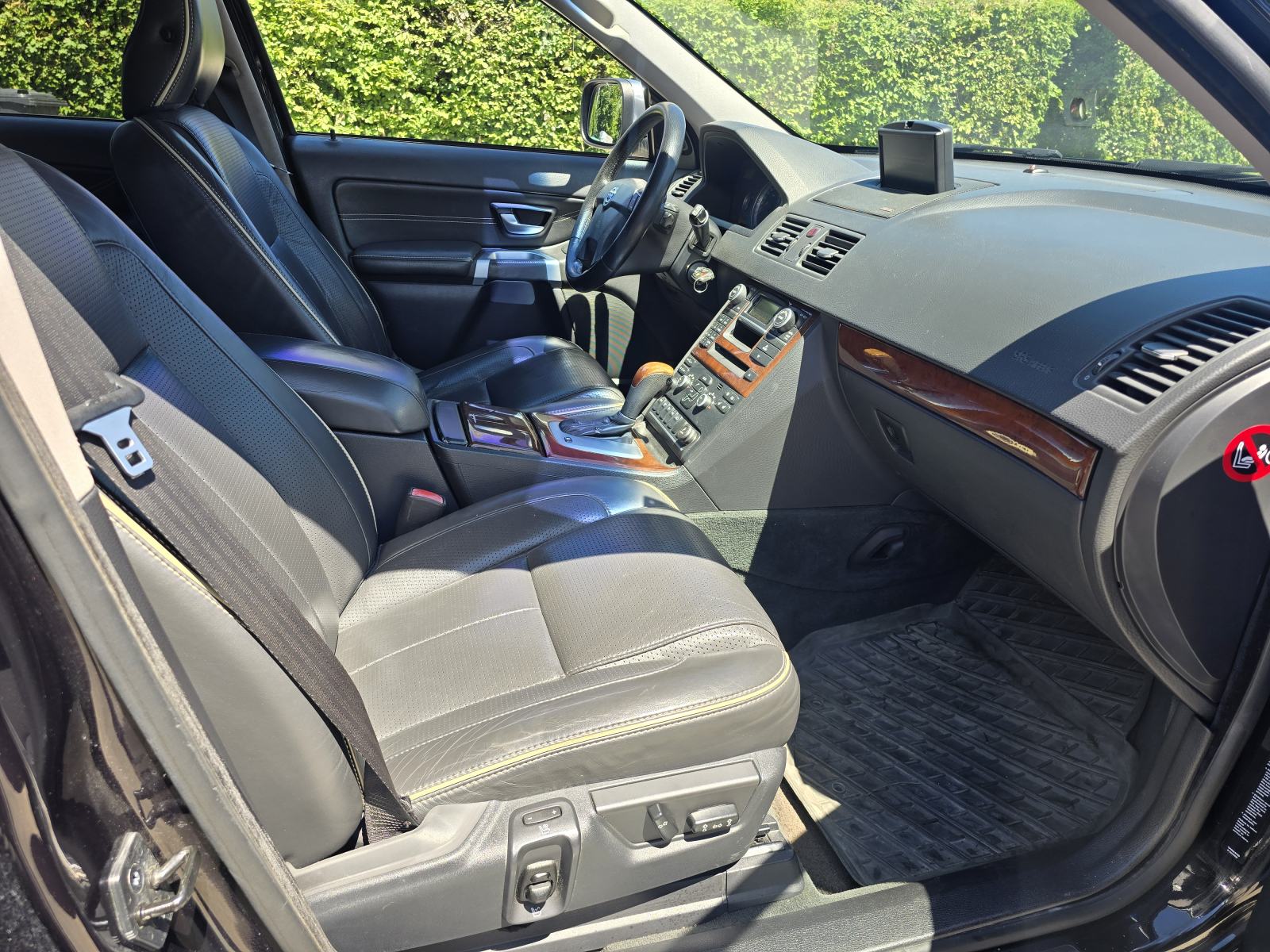Volvo XC90 AWD D5 4x4 R Design u odličnom stanju zvati na 091 915 1340, fotografija 16