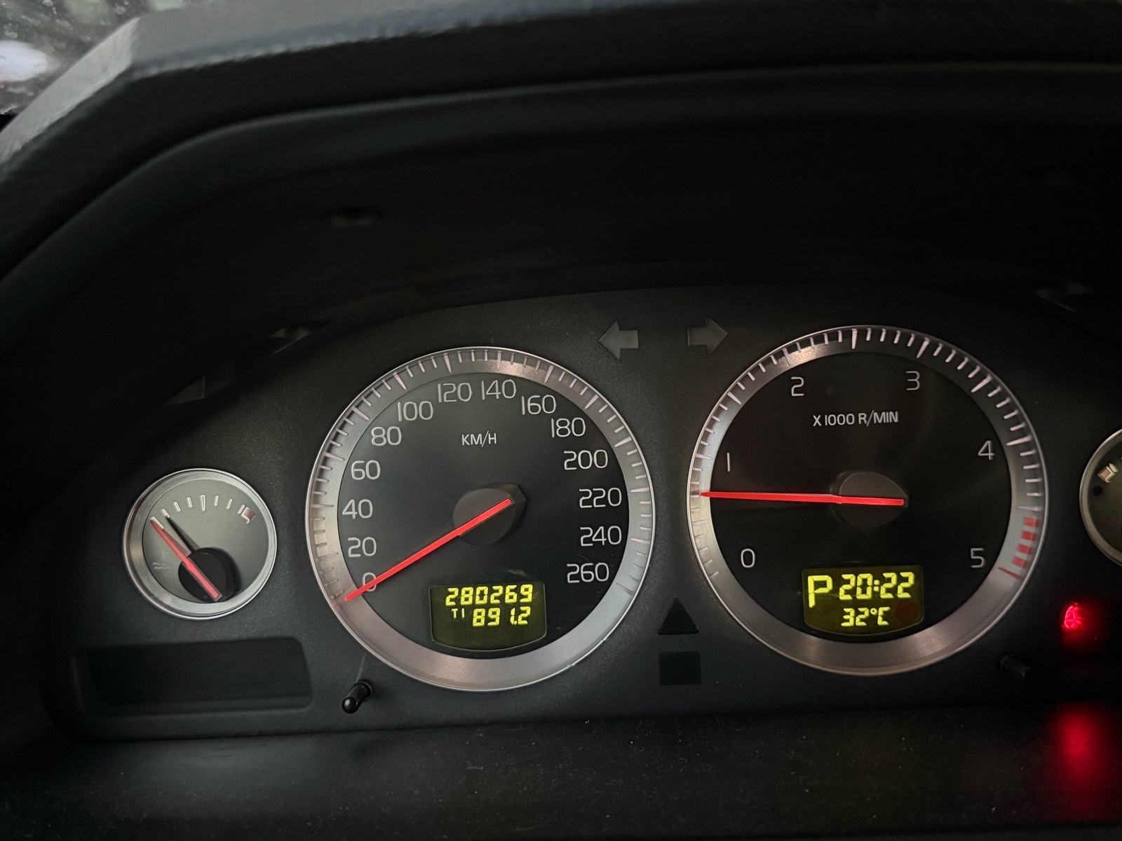 Volvo XC90 AWD D5 automatik, fotografija 3