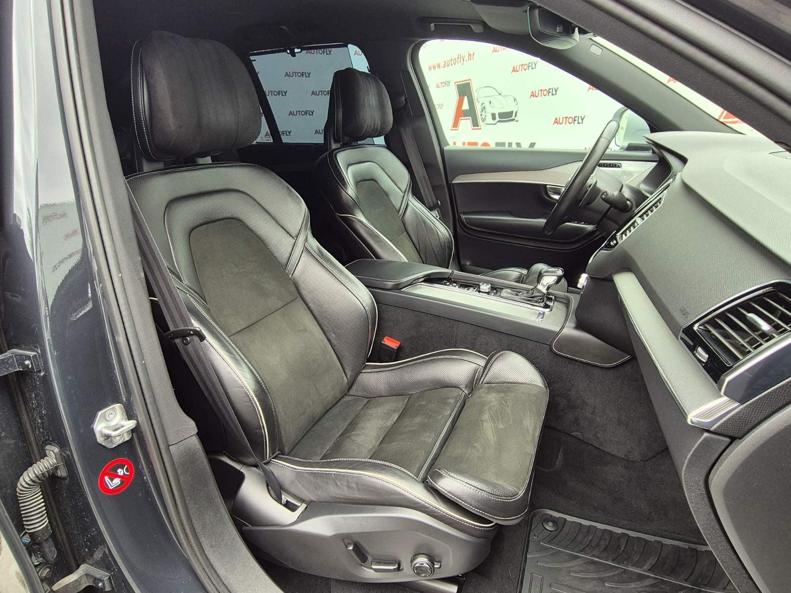 Volvo XC90 D5 AWD R-Design 7 sjedala, B&W, Matrix, ACC, Kuka, PDV, 21", fotografija 19