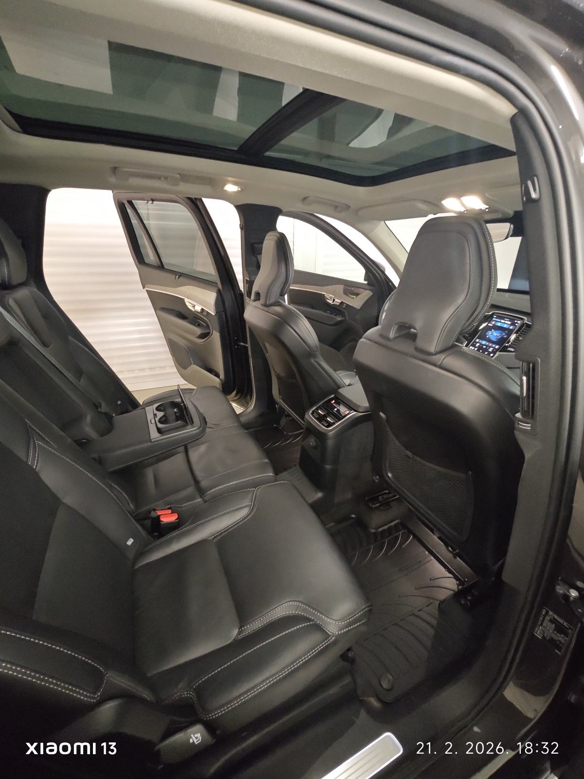 Volvo XC90 T8 455ks PLUG IN HIBRID 4X4/ZRAČNI OVJES/37000km/KAO NOV, fotografija 2