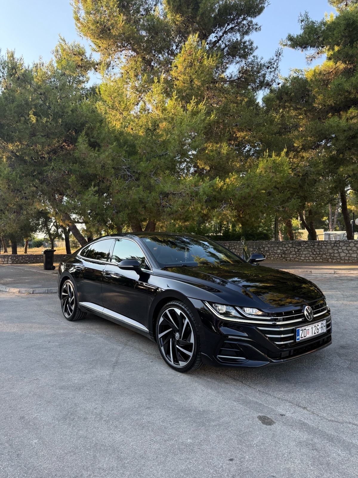 VW Arteon 4Motion R-Line 2021 – Dizel, Crna, Stanje Kao Novo, Reg 2/27, fotografija 4