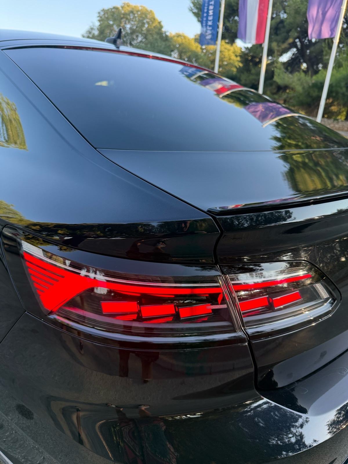VW Arteon 4Motion R-Line 2021 – Dizel, Crna, Stanje Kao Novo, Reg 2/27, fotografija 6