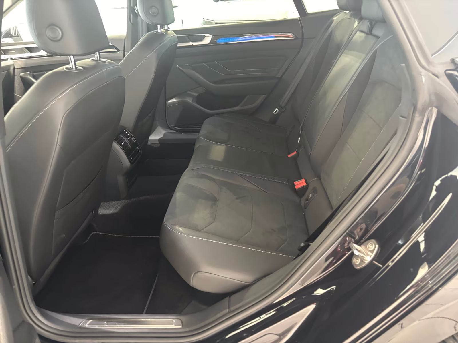 VW Arteon 2.0 TDI⭐️automatik⭐️R LINR⭐️4M⭐️DSG⭐️SPORTSKA SJEDALA⭐️, fotografija 5
