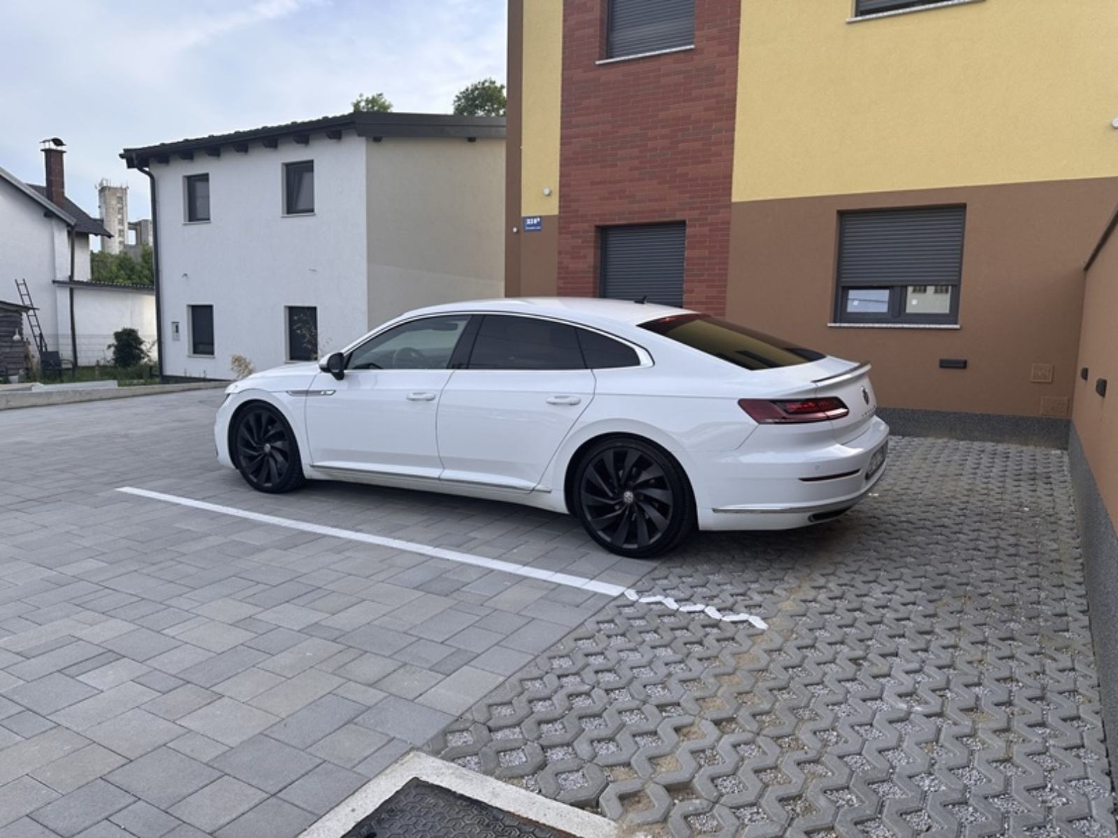 VW Arteon 2,0 TDI automatik, fotografija 17