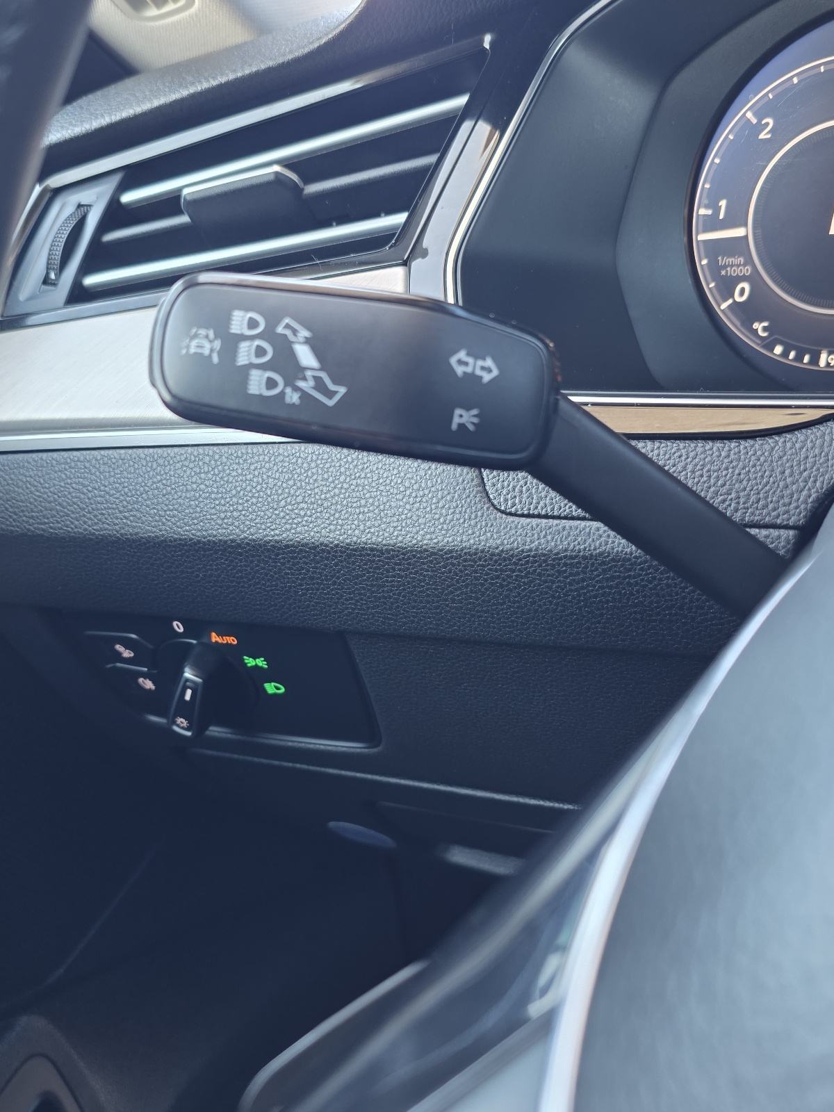 VW Arteon 2,0 TDI DSG,ALU,NAVI,PANORAMA,TOP STANJE, fotografija 16