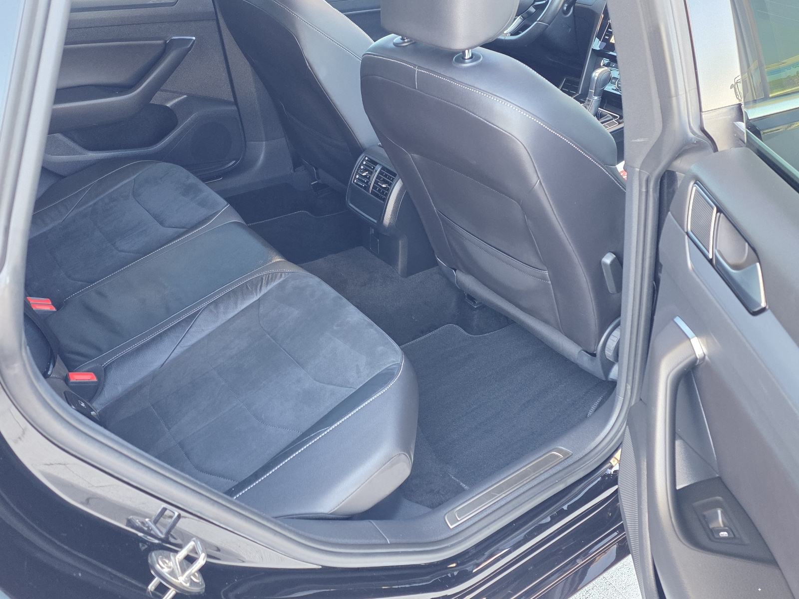 VW Arteon 2,0 TDI DSG,R LINE ALU,VIRTUAL,NAVI,PANORAMA,KAMERA, fotografija 9