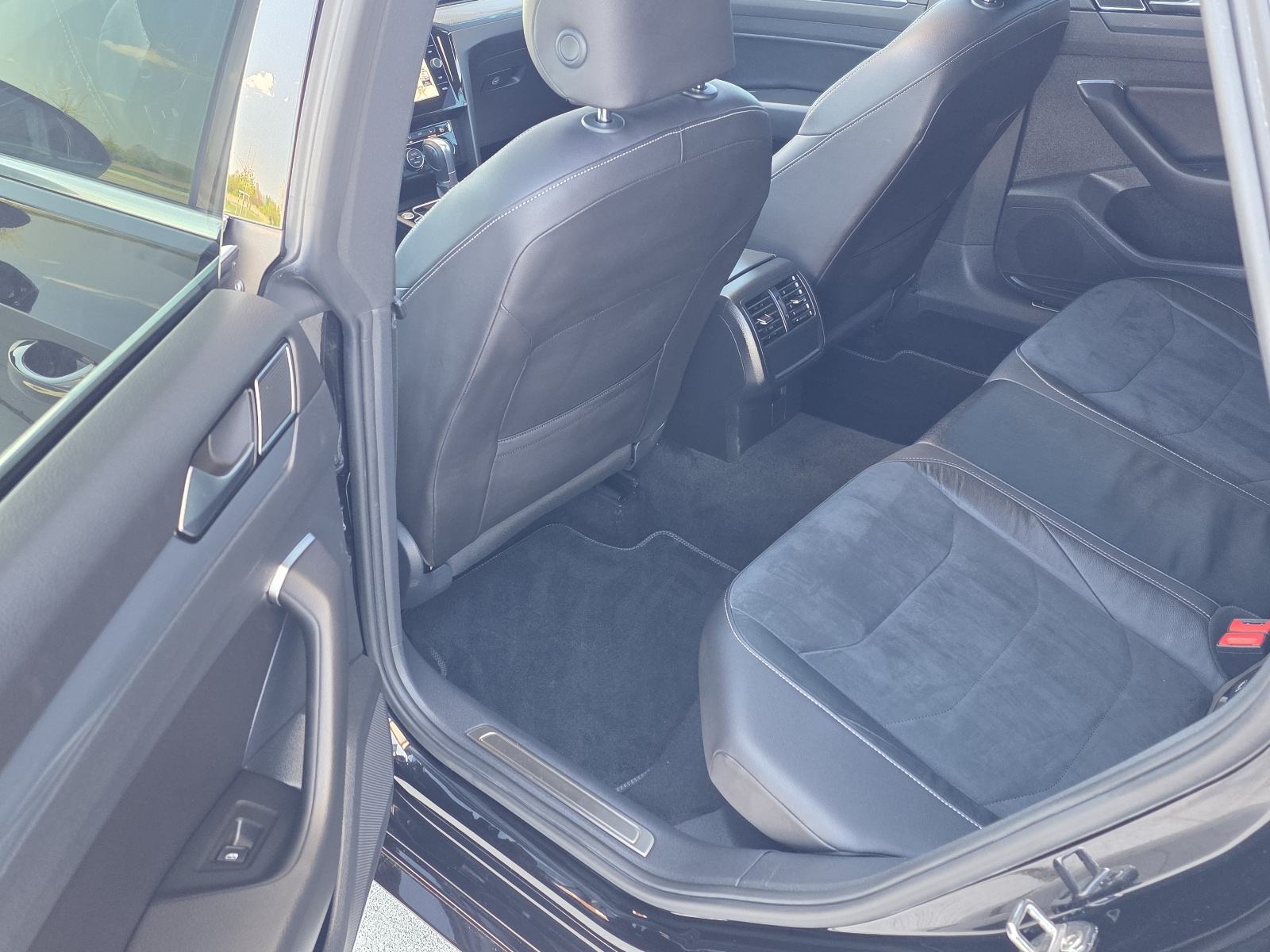 VW Arteon 2,0 TDI DSG,R LINE ALU,VIRTUAL,NAVI,PANORAMA,KAMERA, fotografija 15