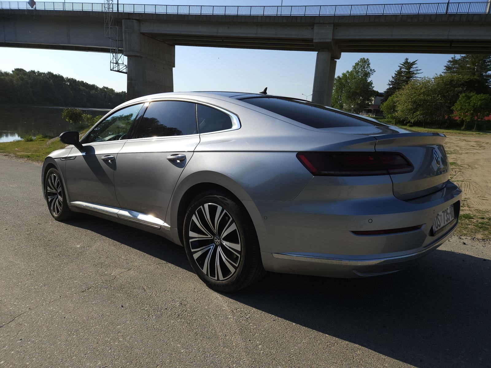 VW Arteon 2,0 TDI DSG hitno, fotografija 6