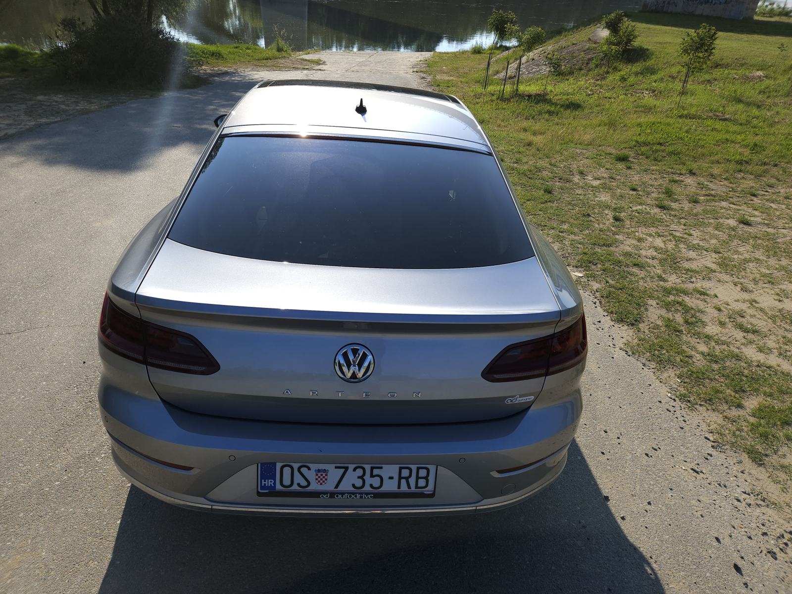 VW Arteon 2,0 TDI DSG hitno, fotografija 5
