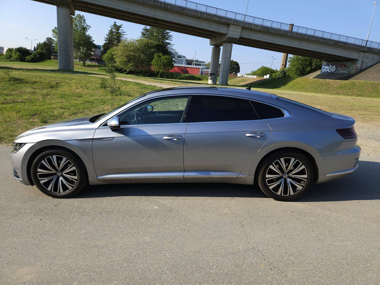 VW Arteon 2,0 TDI DSG hitno, fotografija 7