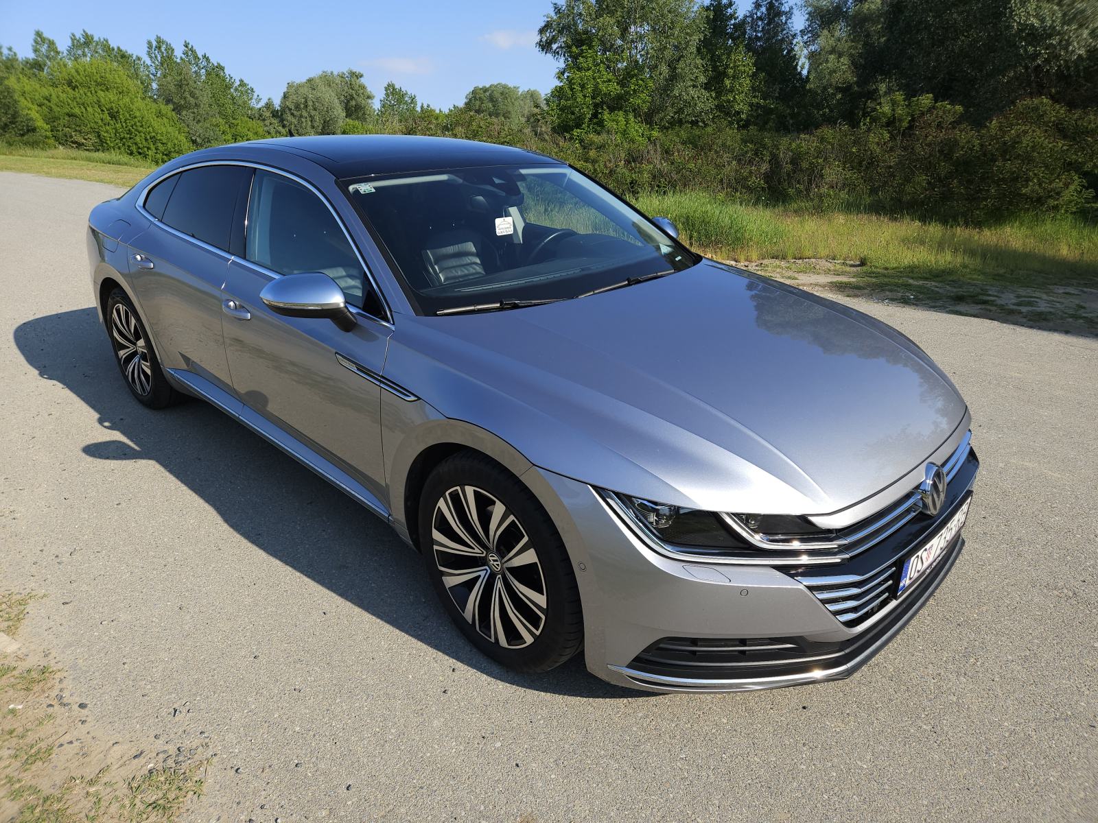 VW Arteon 2,0 TDI DSG hitno, fotografija 2
