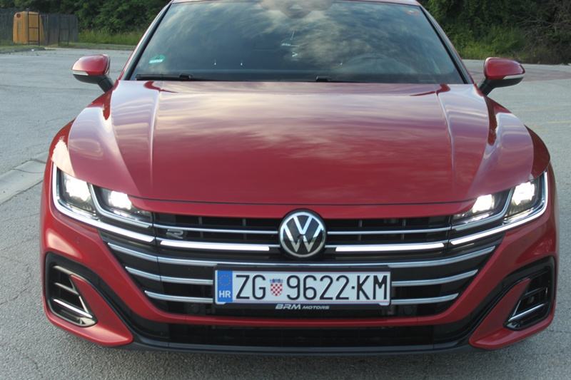 VW Arteon 2,0 TDI R-LINE / 200KS / 4X4 / DSG / REG 6/2027 GARAŽIRAN, fotografija 2