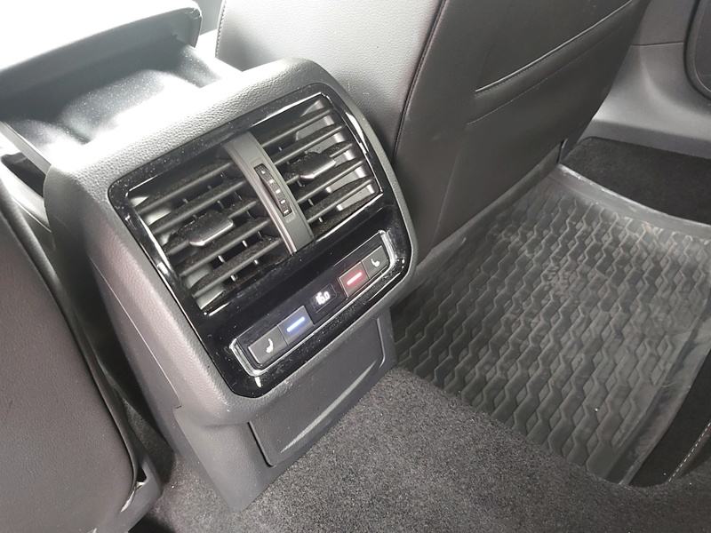 VW Arteon 2,0 TDI R-LINE / 200KS / 4X4 / DSG / REG 6/2027 GARAŽIRAN, fotografija 18