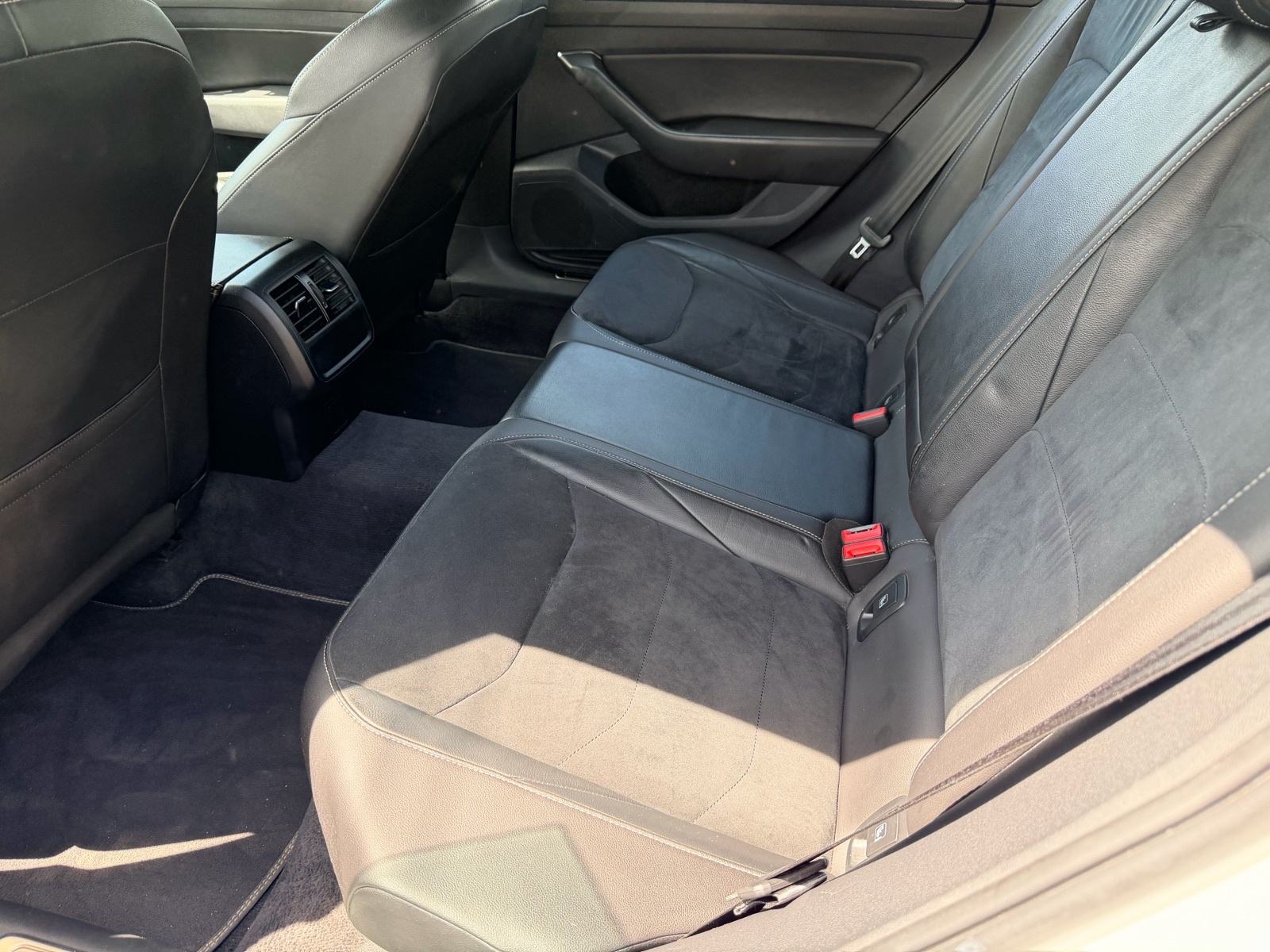 VW Arteon 2,0 TDI R-LINE*ODLIČNO STANJE*SERVISNA*, fotografija 13