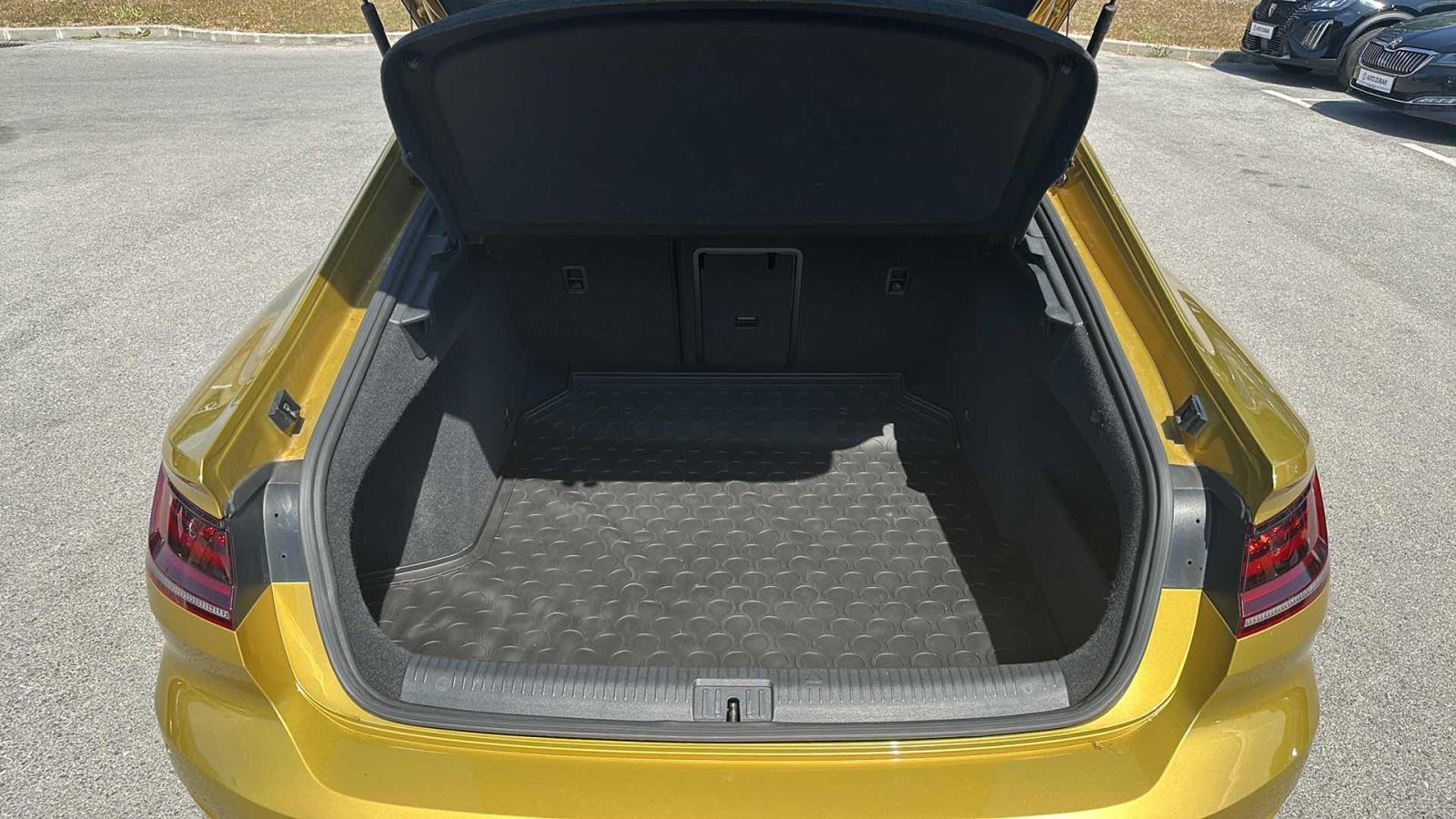 VW ARTEON 2019 • PREMIUM jamstvo • AutoZubak Rabljena, fotografija 12