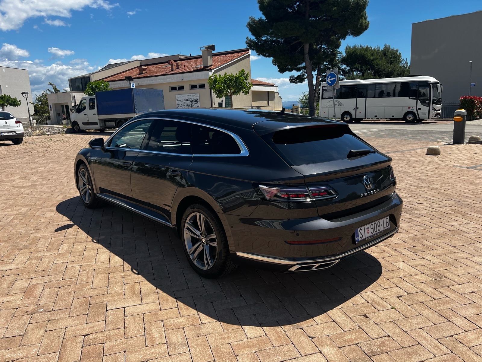 VW ARTEON Shooting brake 2.0.TDI R Line Business+LED, ACC, Ergo com., fotografija 3
