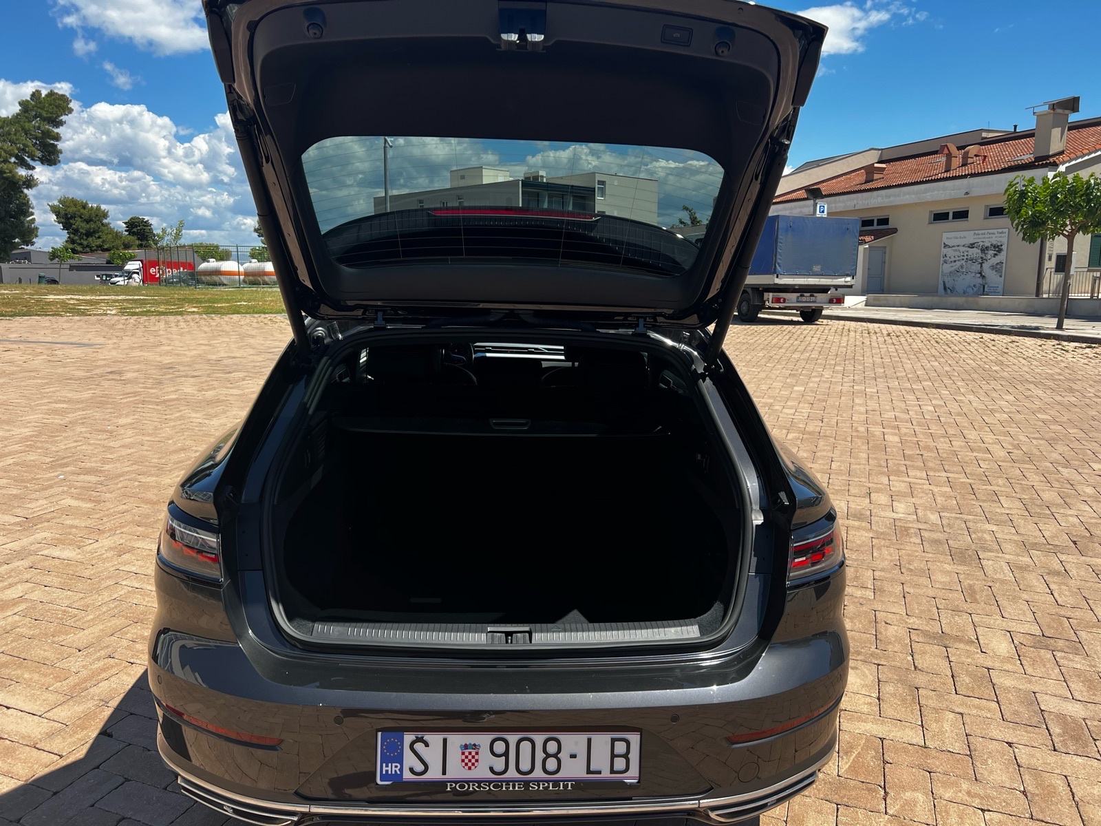 VW ARTEON Shooting brake 2.0.TDI R Line Business+LED, ACC, Ergo com., fotografija 14