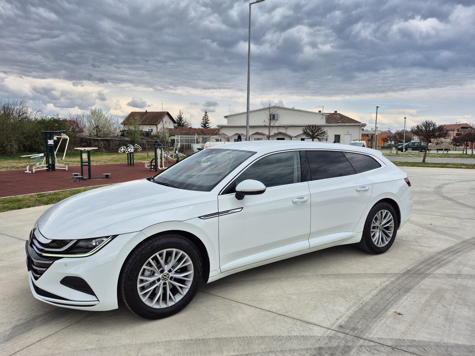 VW Arteon ShootingBrake 2,0 TDI DSG,Virtual,radar,el.kuka,navigacija, fotografija 2