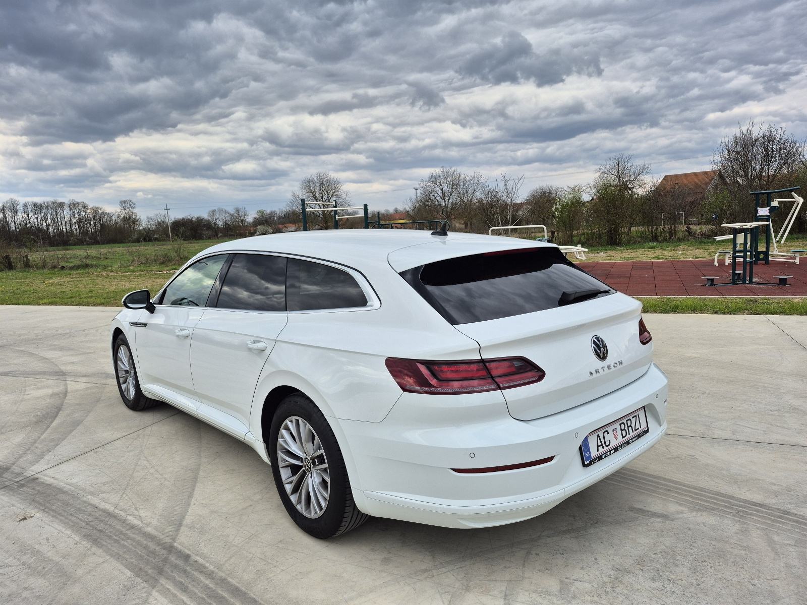 VW Arteon ShootingBrake 2,0 TDI DSG,Virtual,radar,el.kuka,navigacija, fotografija 4