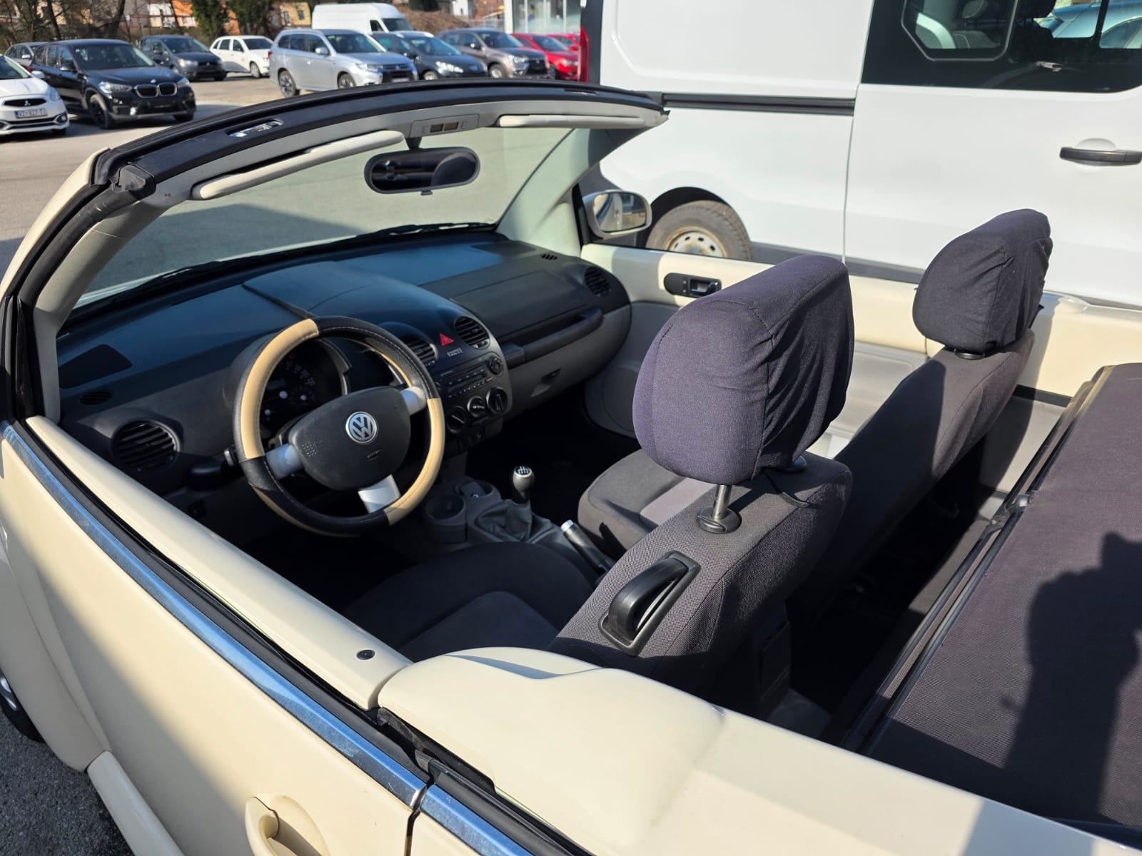 VW Beetle 1,6 Cabrio, fotografija 7