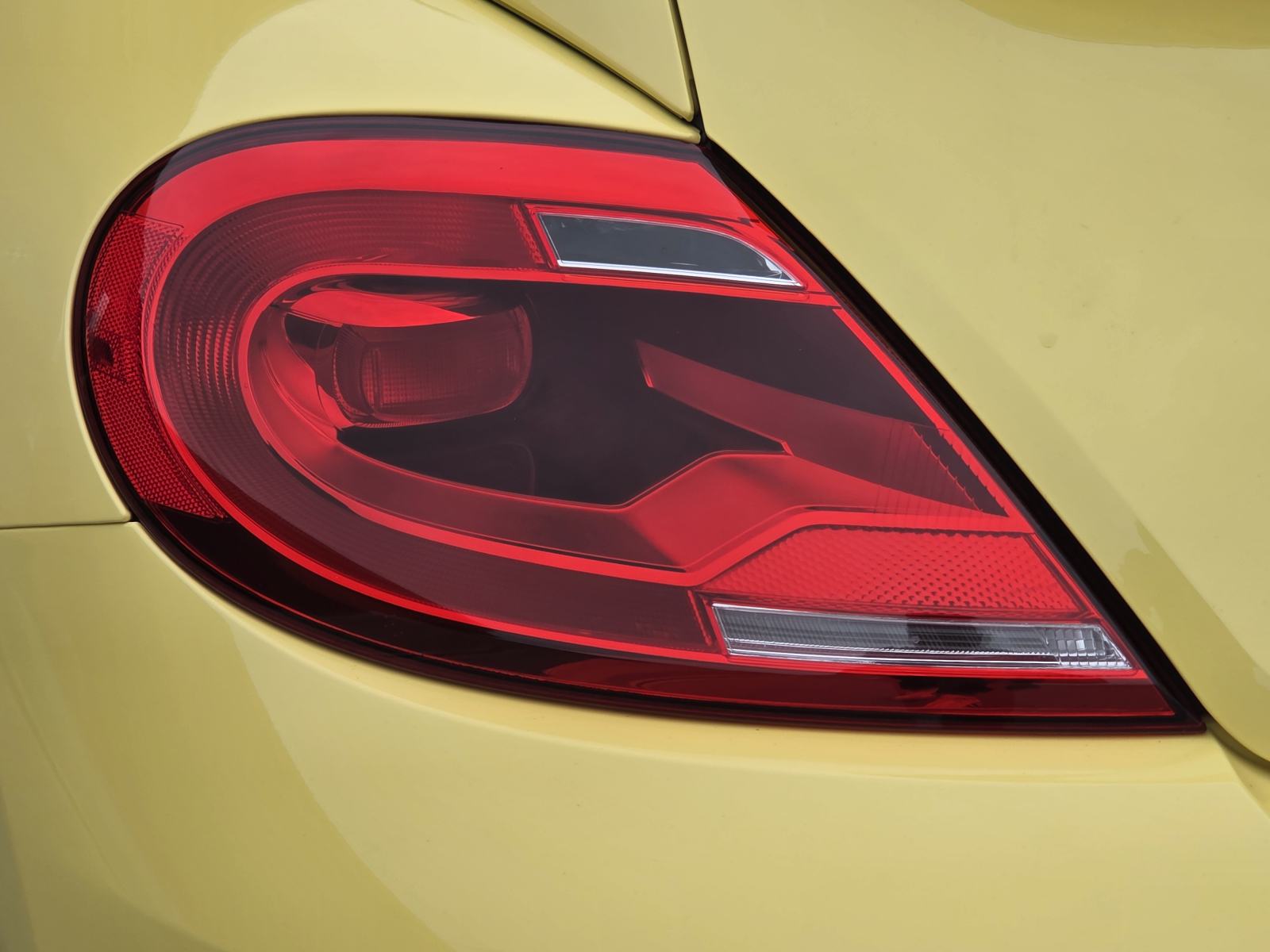 VW Beetle 2.0 TFSI automatik R-Line SPORT, 211KS,TOP STANJE, fotografija 18