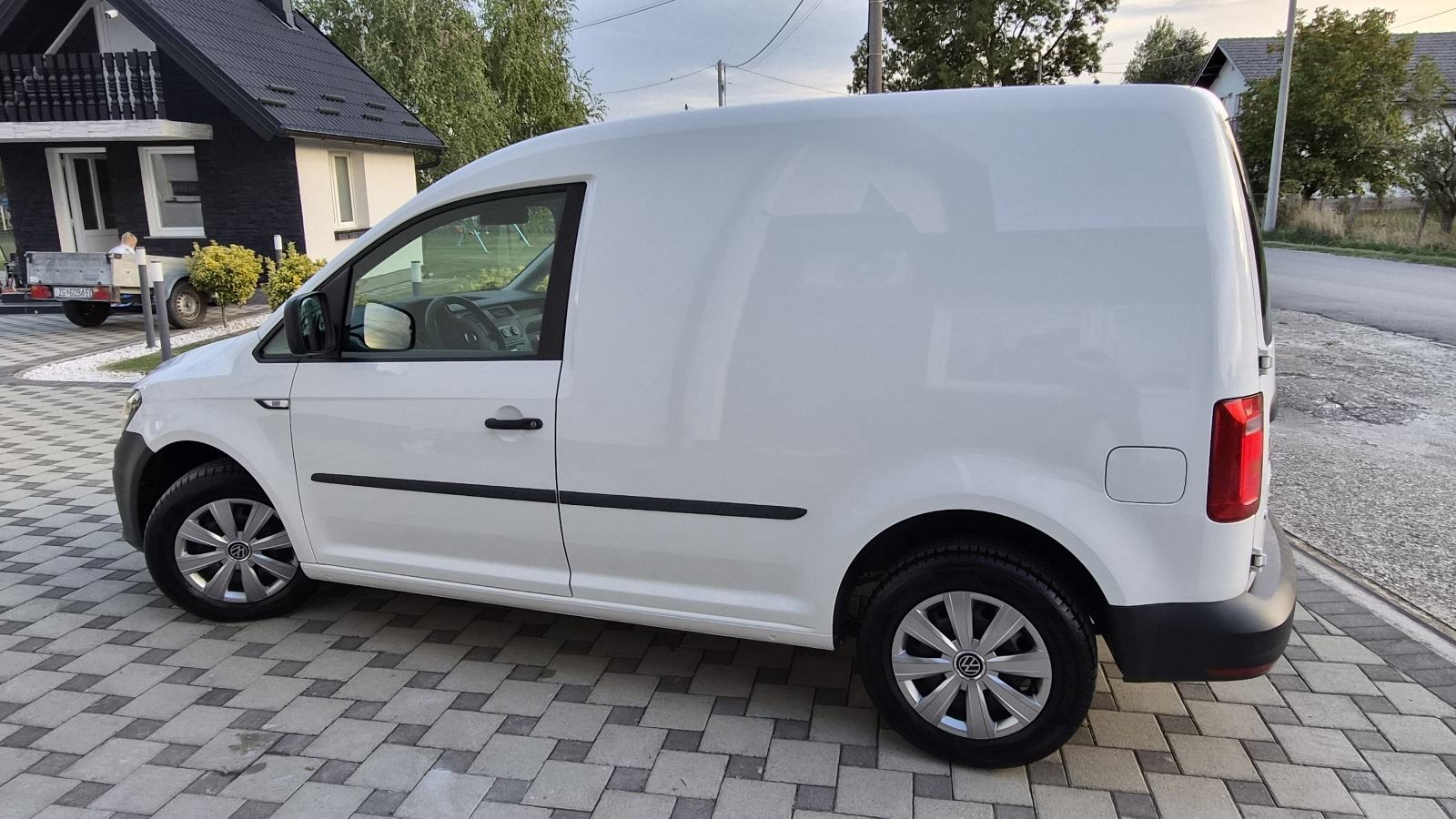 VW Caddy 1,6 TDI - 1.VLASNIK - NIJE UVOZ - VRHUNSKO STANJE -, fotografija 3