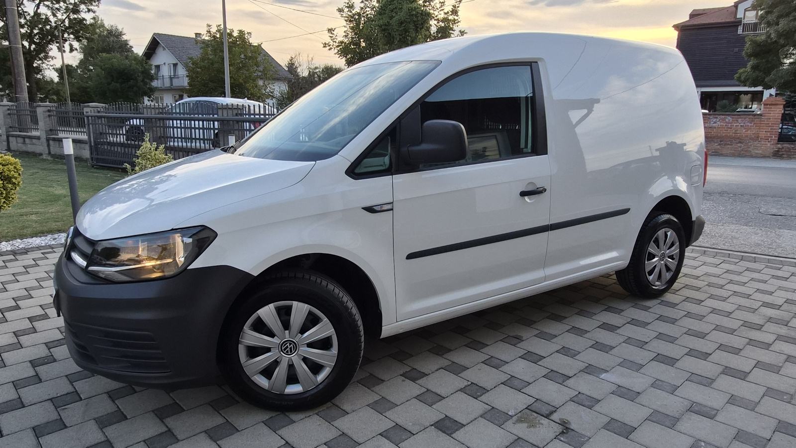 VW Caddy 1,6 TDI - 1.VLASNIK - NIJE UVOZ - VRHUNSKO STANJE -, fotografija 4