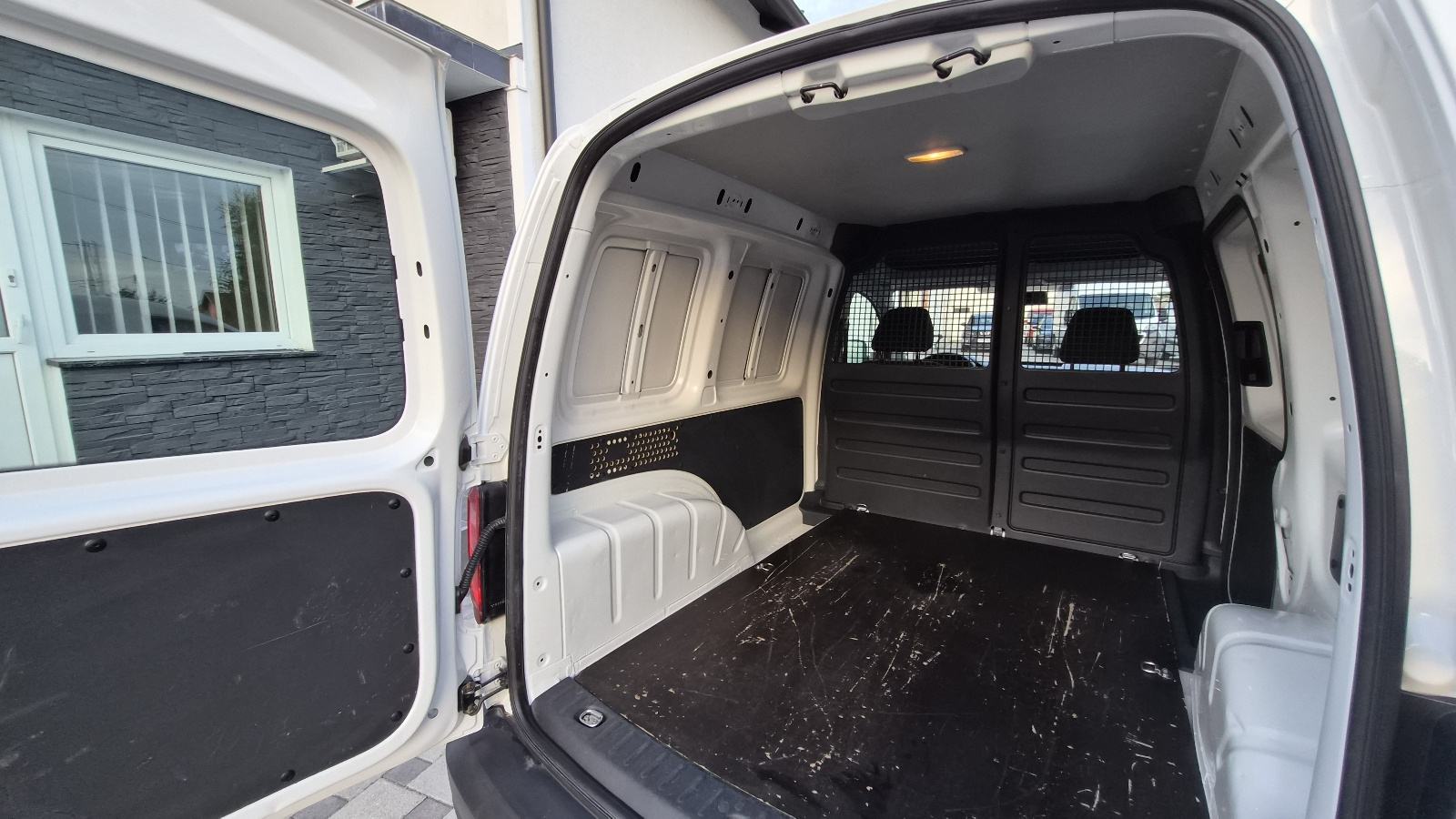 VW Caddy 1,6 TDI - 1.VLASNIK - NIJE UVOZ - VRHUNSKO STANJE -, fotografija 12