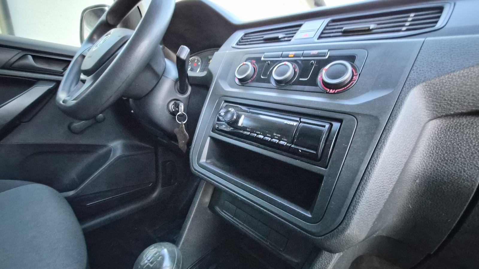 VW Caddy 1,6 TDI - 1.VLASNIK - NIJE UVOZ - VRHUNSKO STANJE -, fotografija 15