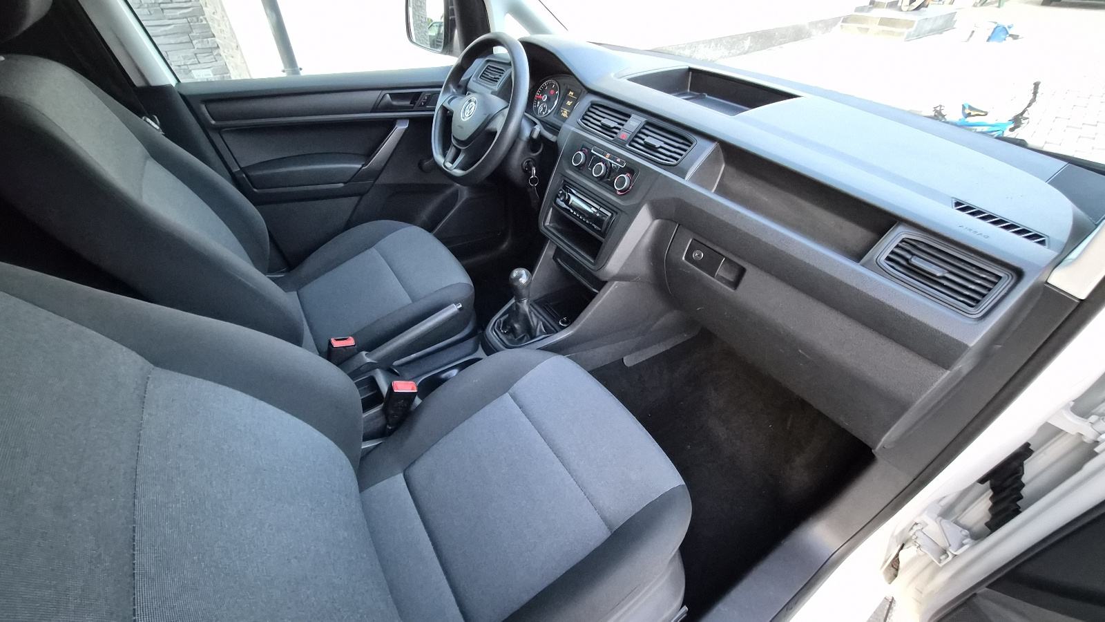 VW Caddy 1,6 TDI - 1.VLASNIK - NIJE UVOZ - VRHUNSKO STANJE -, fotografija 16
