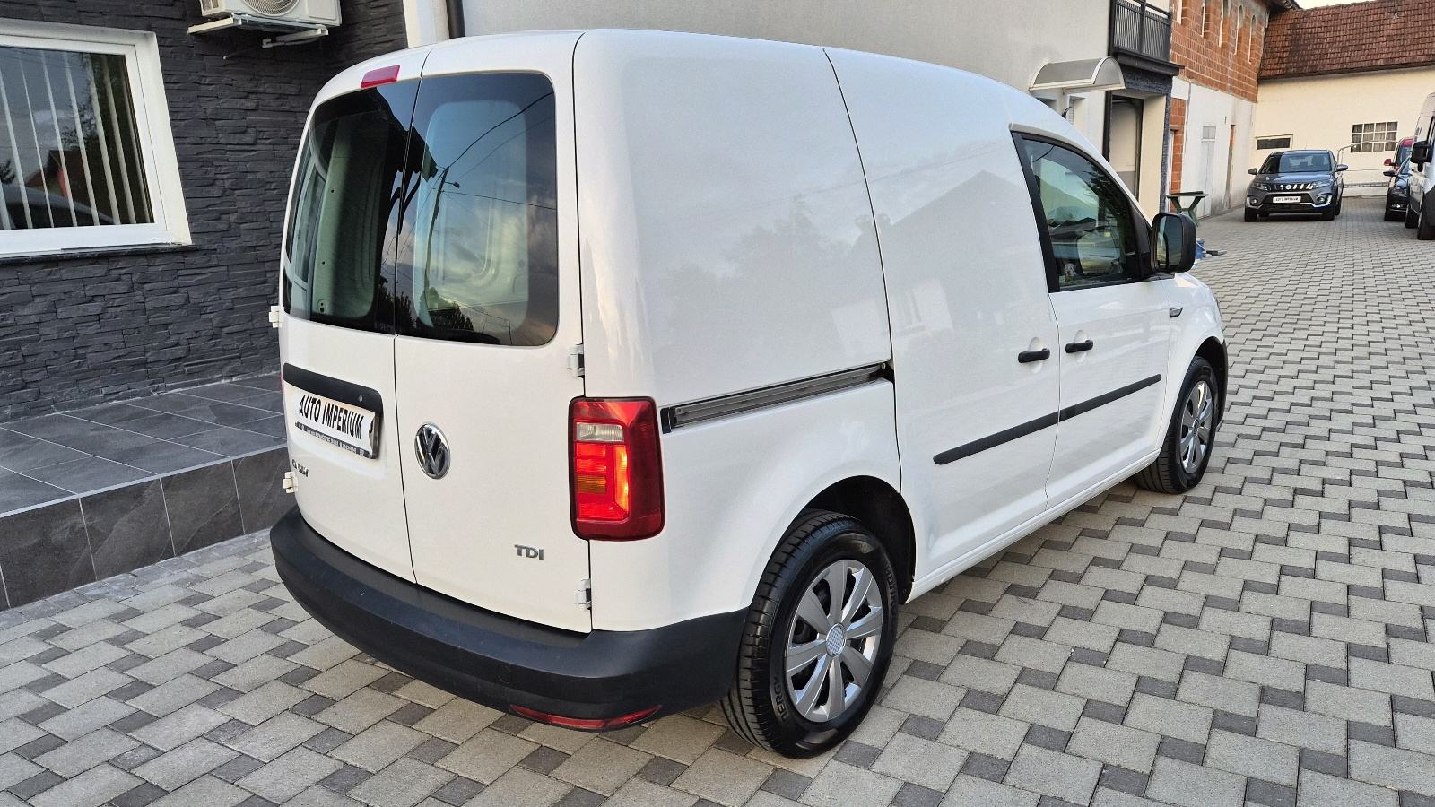 VW Caddy 1,6 TDI - 1.VLASNIK - NIJE UVOZ - VRHUNSKO STANJE -, fotografija 7