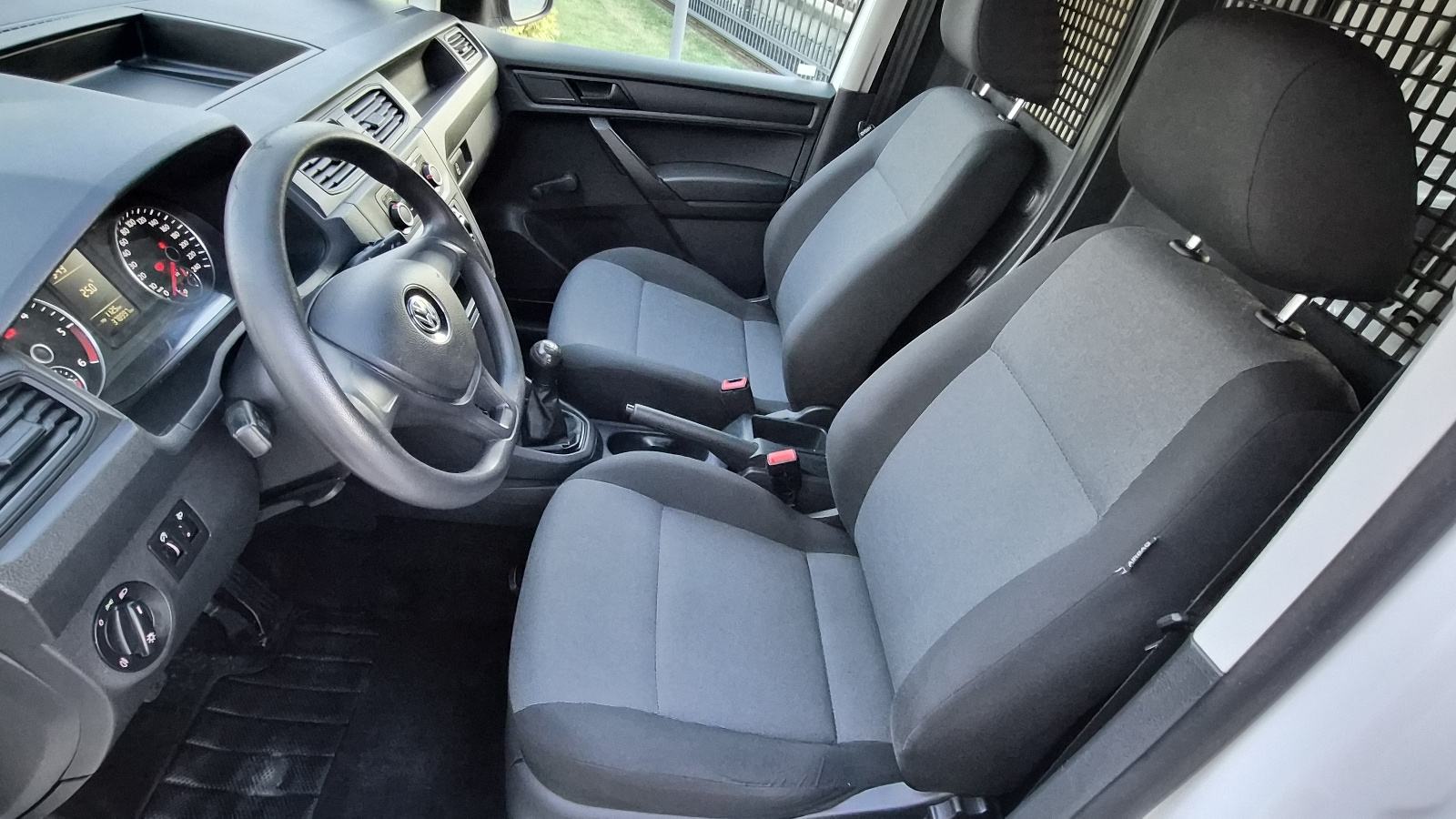 VW Caddy 1,6 TDI - 1.VLASNIK - NIJE UVOZ - VRHUNSKO STANJE -, fotografija 19