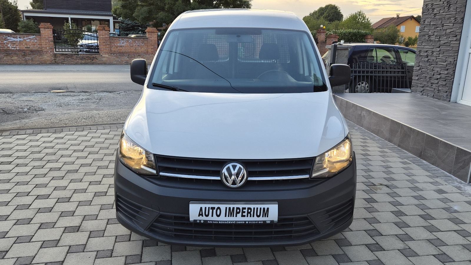 VW Caddy 1,6 TDI - 1.VLASNIK - NIJE UVOZ - VRHUNSKO STANJE -, fotografija 8