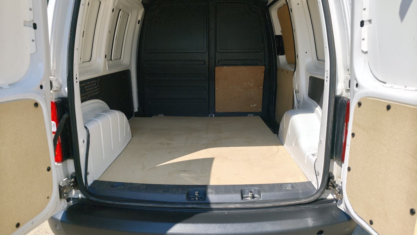 VW Caddy 1,6 TDI • 102KS • 2014 •, fotografija 6