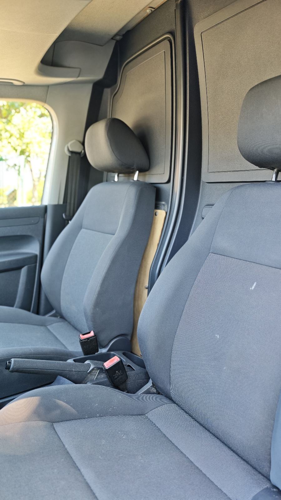 VW Caddy 1,6 TDI • 102KS • 2014 •, fotografija 10
