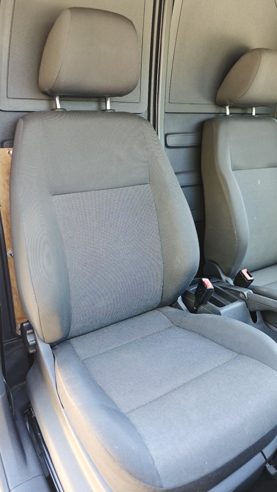 VW Caddy 1,6 TDI • 102KS • 2014 •, fotografija 9