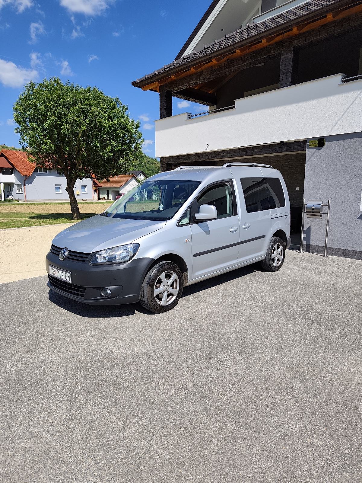 VW Caddy 1.6 TDI – 138.000 km ORIGINAL – PRVI I JEDINI VLASNIK U RH, fotografija 5